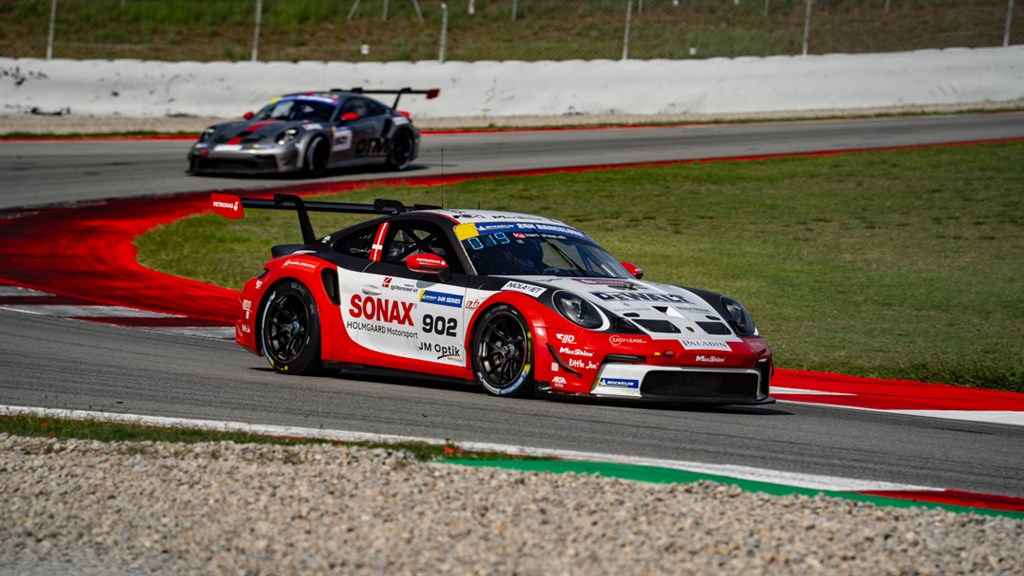 Teknikken drillede Marco Gersager og det øvrige Holmgaard Motorsport.
(Foto: Valentin Molinier)